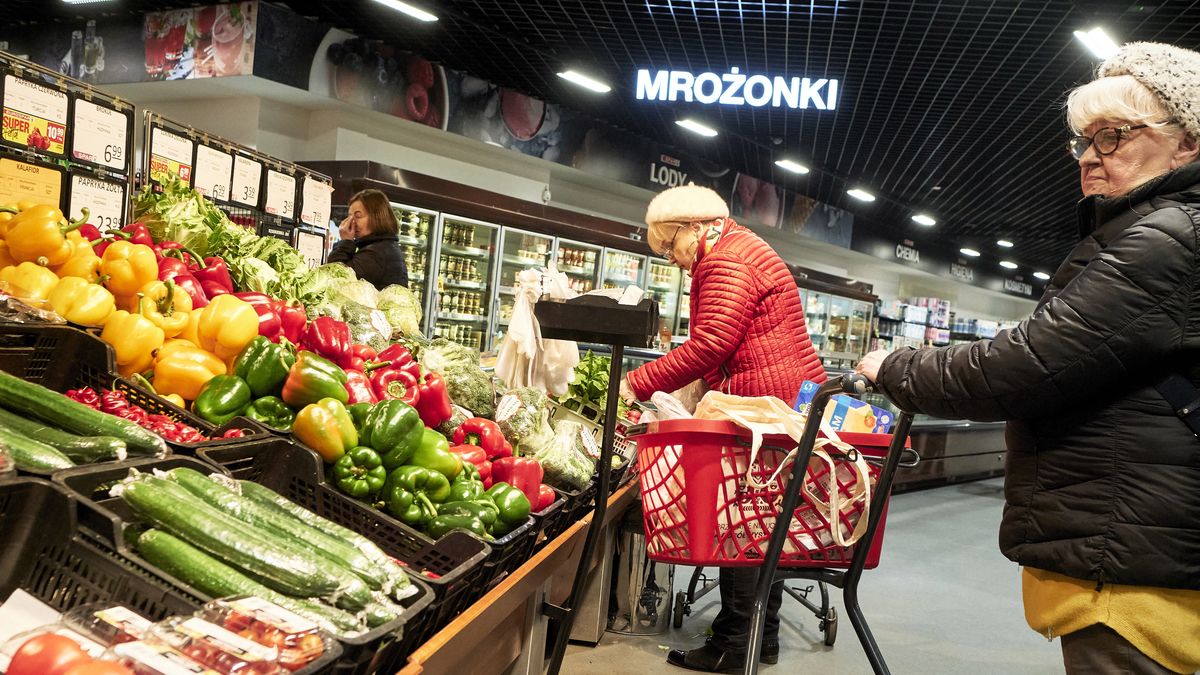 Customers shop for vegetables inside a Spar grocery store in Wroclaw, Poland, on Tuesday, March 5, 2024. The Polish national bank, also known as Narodowy Bank Polski (NBP), will announce rates on March 6. Photographer: Bartek Sadowski/Bloomberg via Getty Images