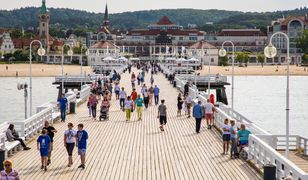 Brytyjczycy zachwyceni: Sopot jak Saint-Tropez. "Taki sam blichtr i splendor"