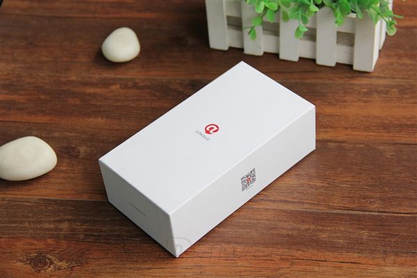 Czy podróbki mogą być premium? Oto androidowy klon iPhone'a 6, którego nie wygniesz i nie porysujesz 13