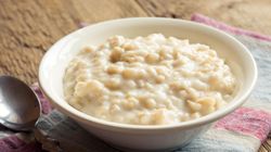 Co jeść, żeby na plaży nie wyglądać jak balon? Te produkty cię uratują