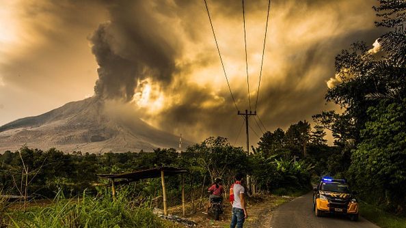 Sumatra. Kolejna erupcja wulkanu Sinabung. Słup popiołu sięgał ponad 5 km