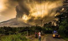 Sumatra. Kolejna erupcja wulkanu Sinabung. Słup popiołu sięgał ponad 5 km