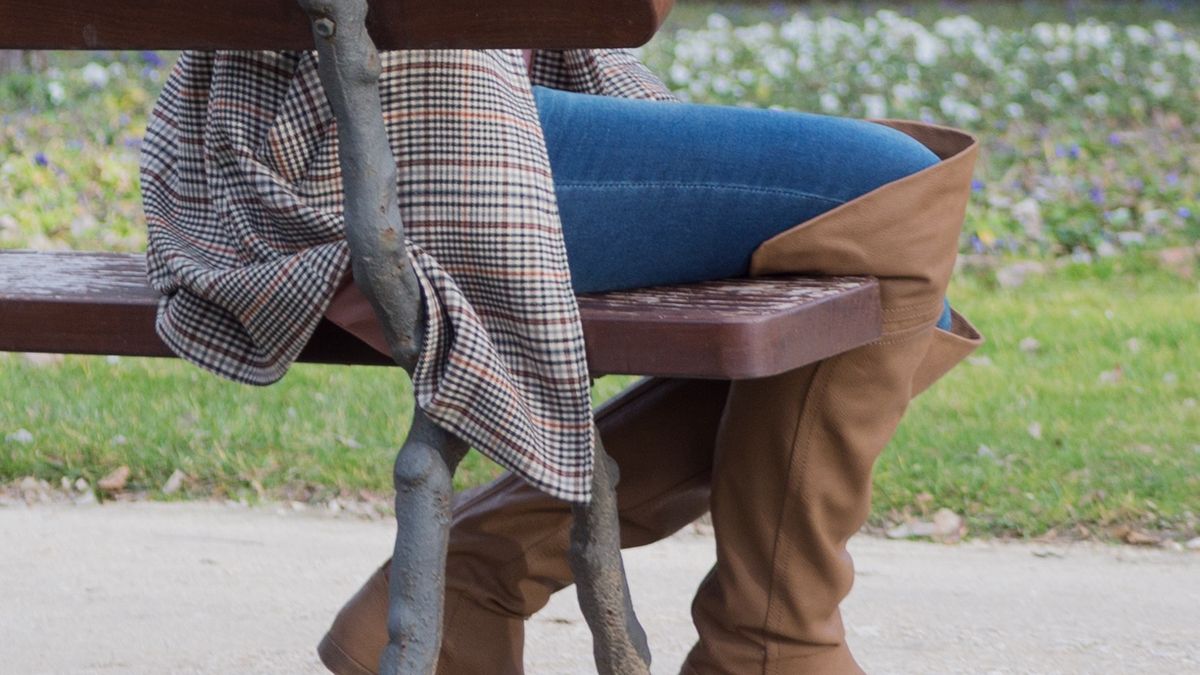 Sposoby na zsuwające się cholewki uratują stylizację