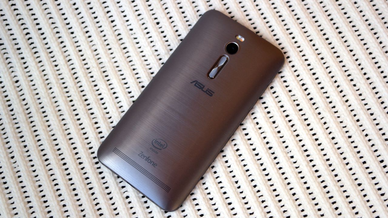 Asus ZenFone 2 (ZE551ML) z 4 GB pamięci RAM - pierwsze wrażenia 2