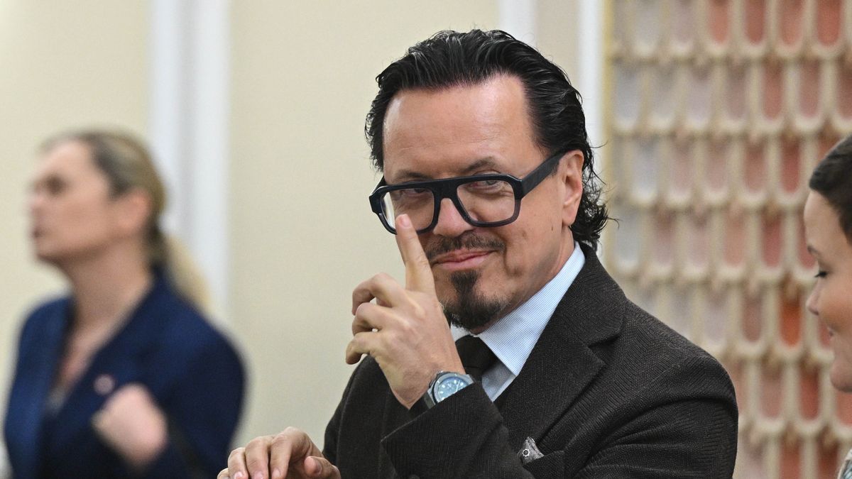 Warszawa, 26.03.2026. Minister aktywów państwowych Wojciech Balczun podczas specjalnego posiedzenia rządu w KPRM w Warszawie, 26 bm. Rząd podejmuje działania prowadzące do obniżenia cen na stacjach benzynowych w ramach pakietu CPN - ?Ceny Paliwa Niżej?. (sko) PAP/Radek Pietruszka