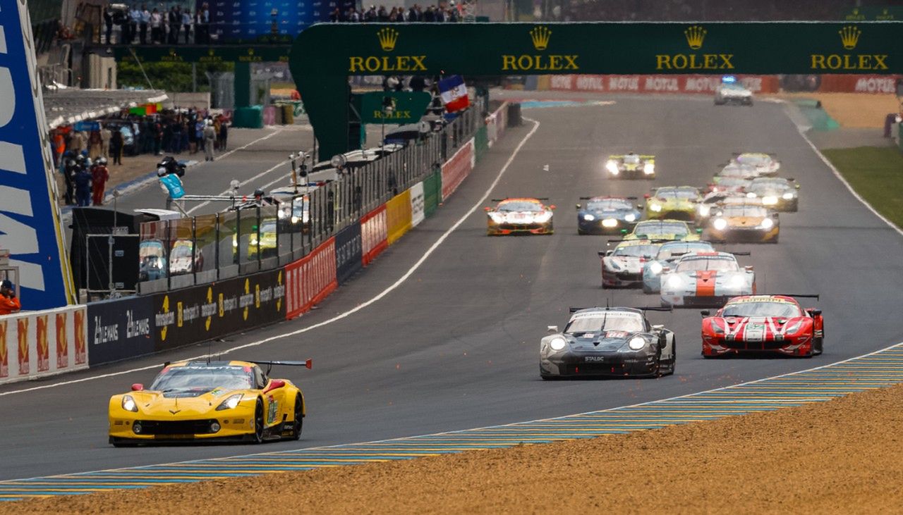 Samochody klasy GT na prostej Circuit de la Sarthe (fot. GM)