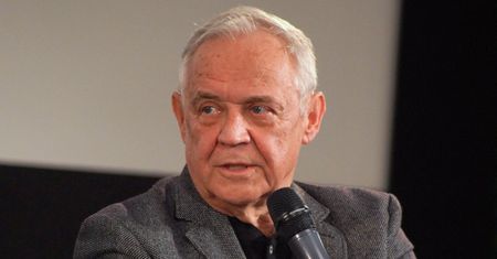 Marek Kondrat zdradza w nowym wywiadzie, jak tłumaczy 7-letniej córce swój dojrzały wiek: "Dlatego jestem starym tatusiem"