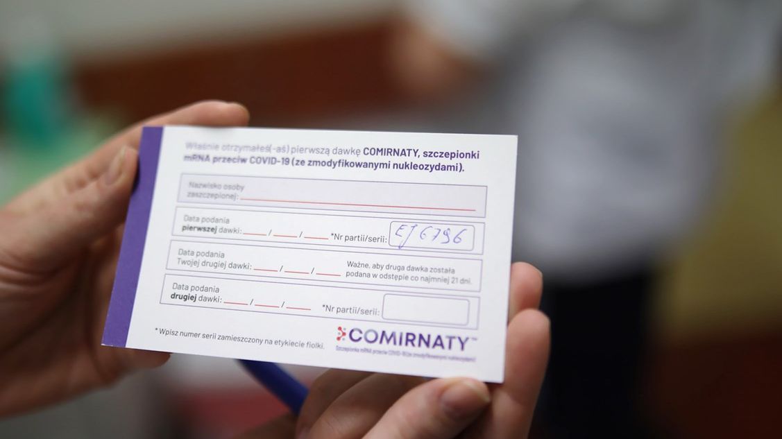 Udostępnianie zaświadczenia o szczepieniu może być niebezpieczne