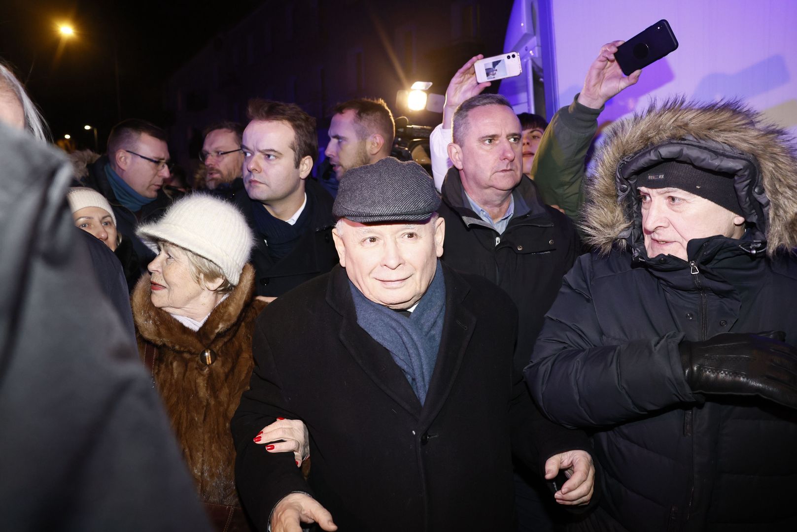 Uśmiechnięty Jarosław Kaczyński