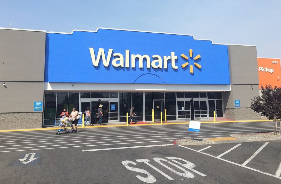 Walmart wprowadza opłaty za korzystanie z kas samoobsługowych