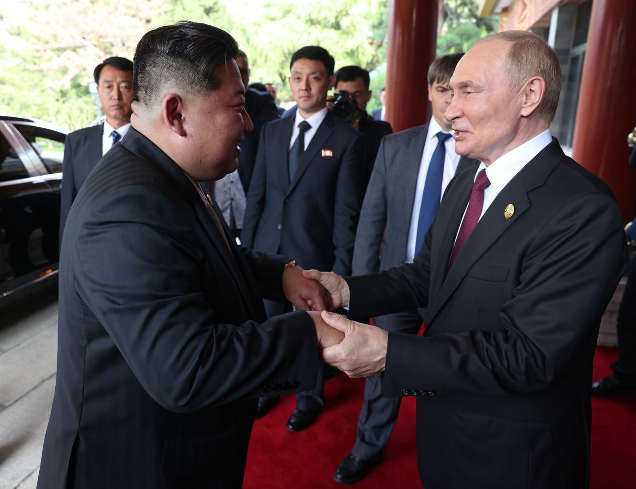 Ukraiński wywiad ujawnia. Korea Północna zbroi Rosję na potęgę