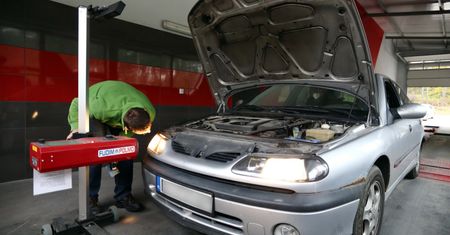 Zmiany w przeglądach aut odłożone. Rządowi znów nie udało się zmienić przepisów