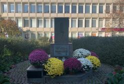 Wspierajmy sprzedawców. Wirtualna Polska złożyła kwiaty pod pomnikiem
