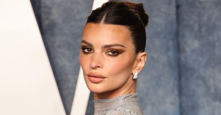 Emily Ratajkowski w "nagiej sukience". Na Oscarach bezsprzecznie królowały prześwity