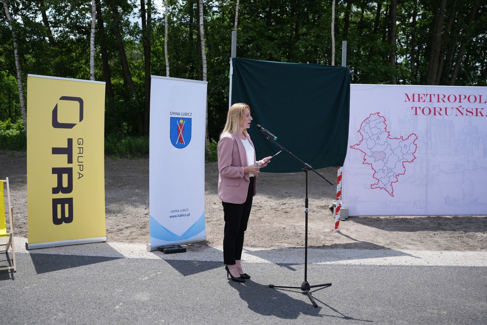 Droga między Toruniem a Małgorzatowem w gminie Lubicz