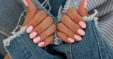 Jak zrobić matowe paznokcie? Stwórz samodzielnie intrygujący manicure