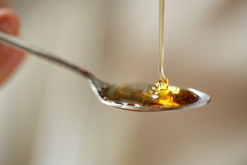 Babciny syrop z cebuli. Sprawdzony przepis na uciążliwy kaszel