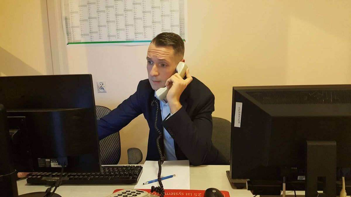 Igor Wiśniewski jest psychologiem od wielu lat pracującym z dziećmi i młodzieżą