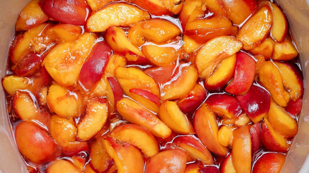 Syrop glukozowo-fruktozowy jest dodawany m.in. do kandyzowanych owoców