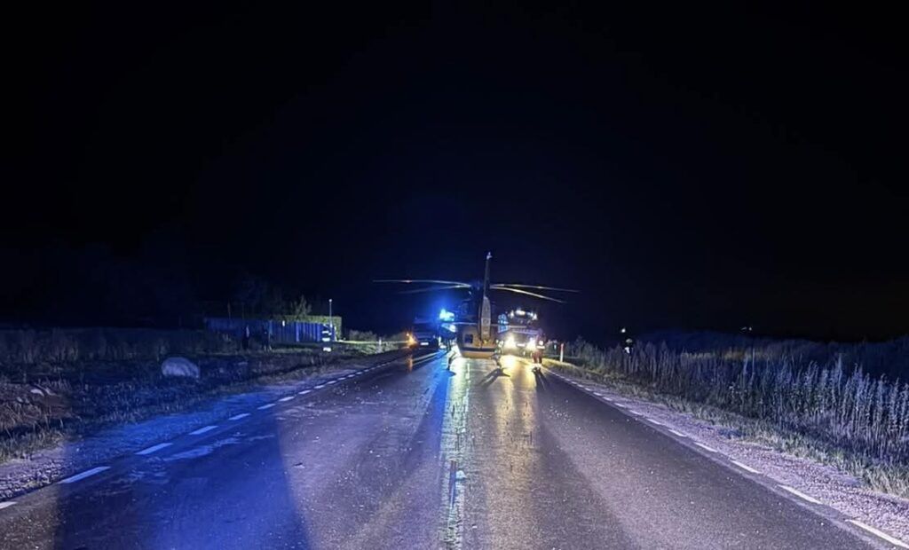 Łubienica-Superunki: Dachowanie auta na DK61. Ranne cztery osoby