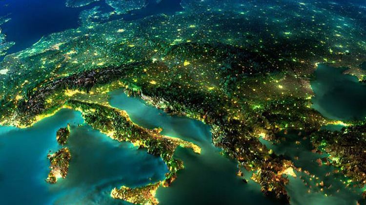 Fantastyczne nocne zdjęcia Ziemi na nowych, pełnych głębi zdjęciach NASA 1