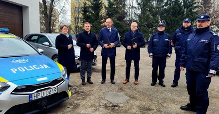 Chodzieska policja z nowymi radiowozami