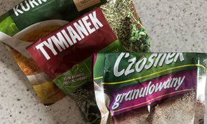 Nie pomyl koszy. Tu należy wyrzucić opakowania po przyprawach