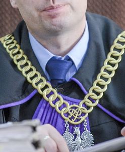 Wysoka kwota i kilogram złota. Tyle miały kosztować usługi byłego posła