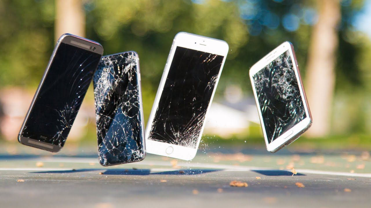 Kupiłeś za granicą telefon niedostępny w Polsce? Sprawdzamy, czy w razie konieczności polski serwis podejmie się naprawy 4