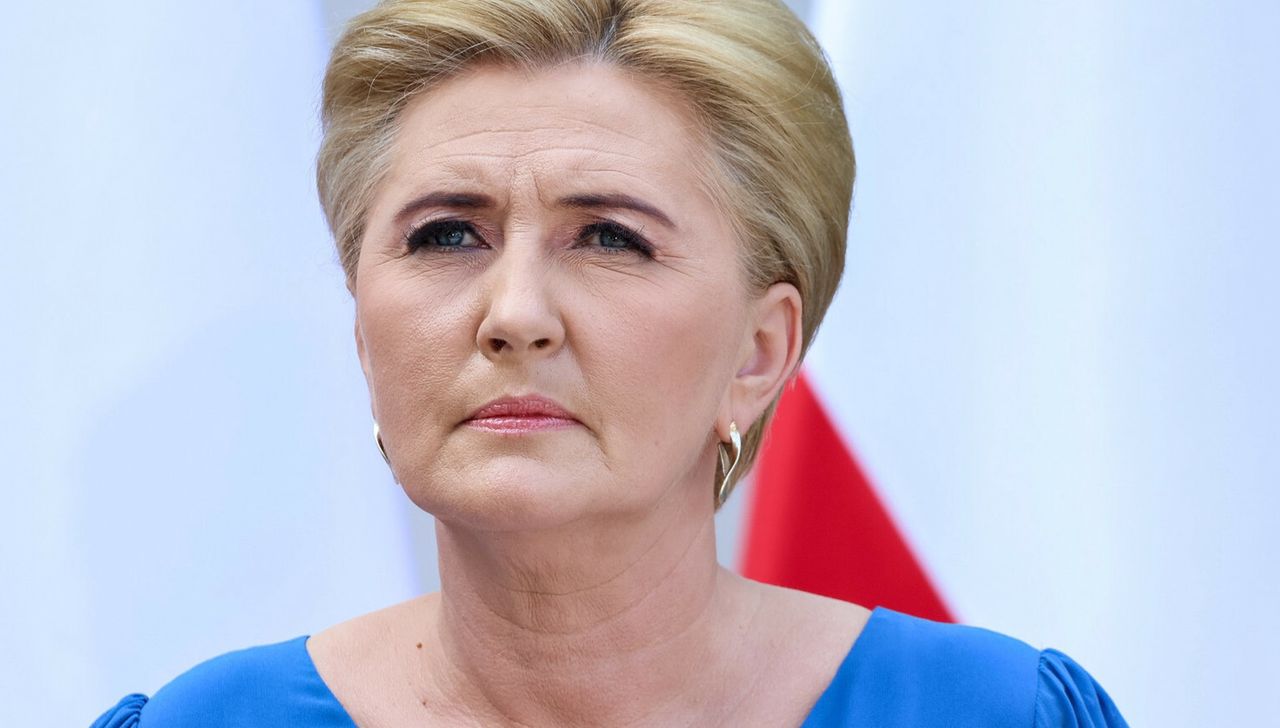 Agata Duda włożyła sukienkę z szyfonu