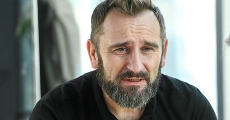 Wspomina dzieciństwo. "Mieszkaliśmy w kanałach Dworca Centralnego"