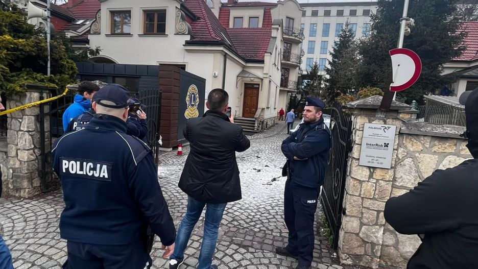 Mężczyzna podpalił się w kolejce do konsulatu w Krakowie