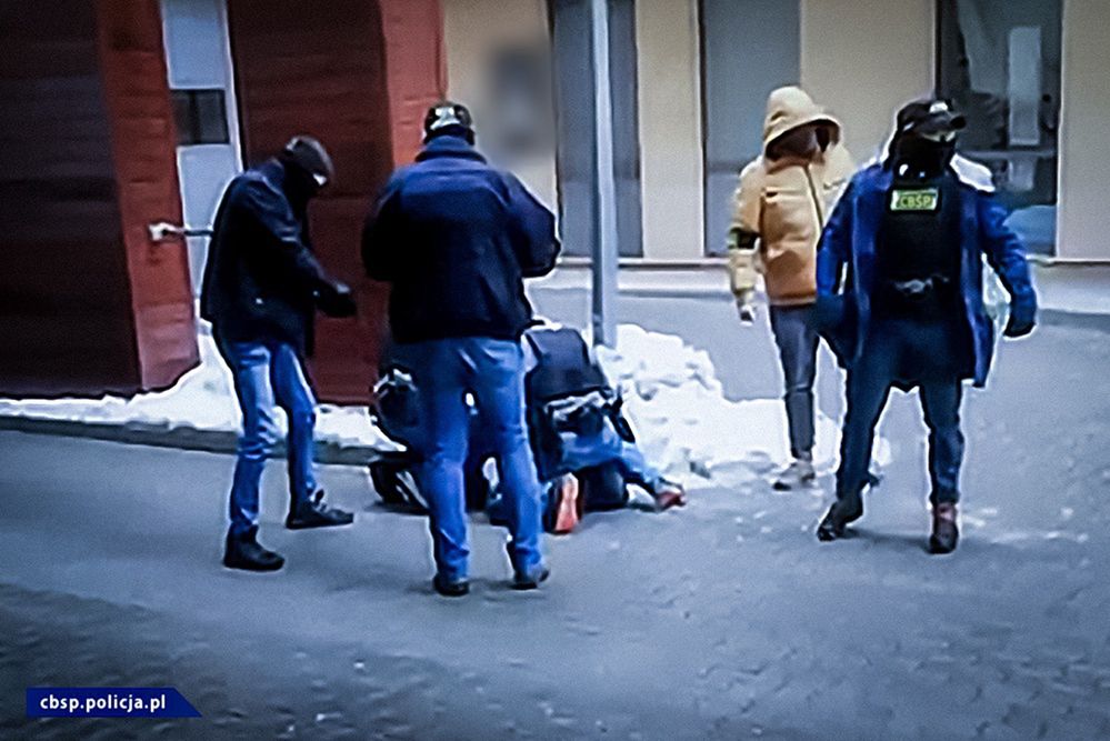 Śląskie. Narkotyki, pobicia, korupcja i oszustwa. Policja rozbiła gang