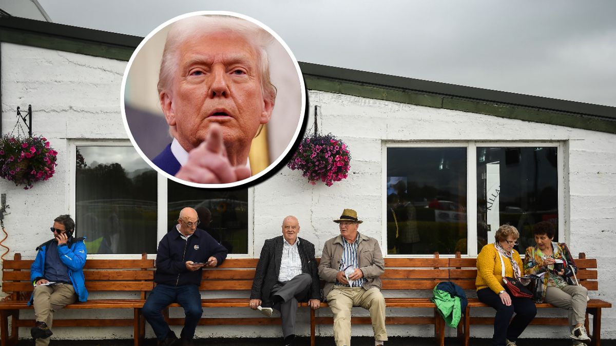 Kibice wyścigów konnych podczas Festiwalu Wyścigowego w Killarne