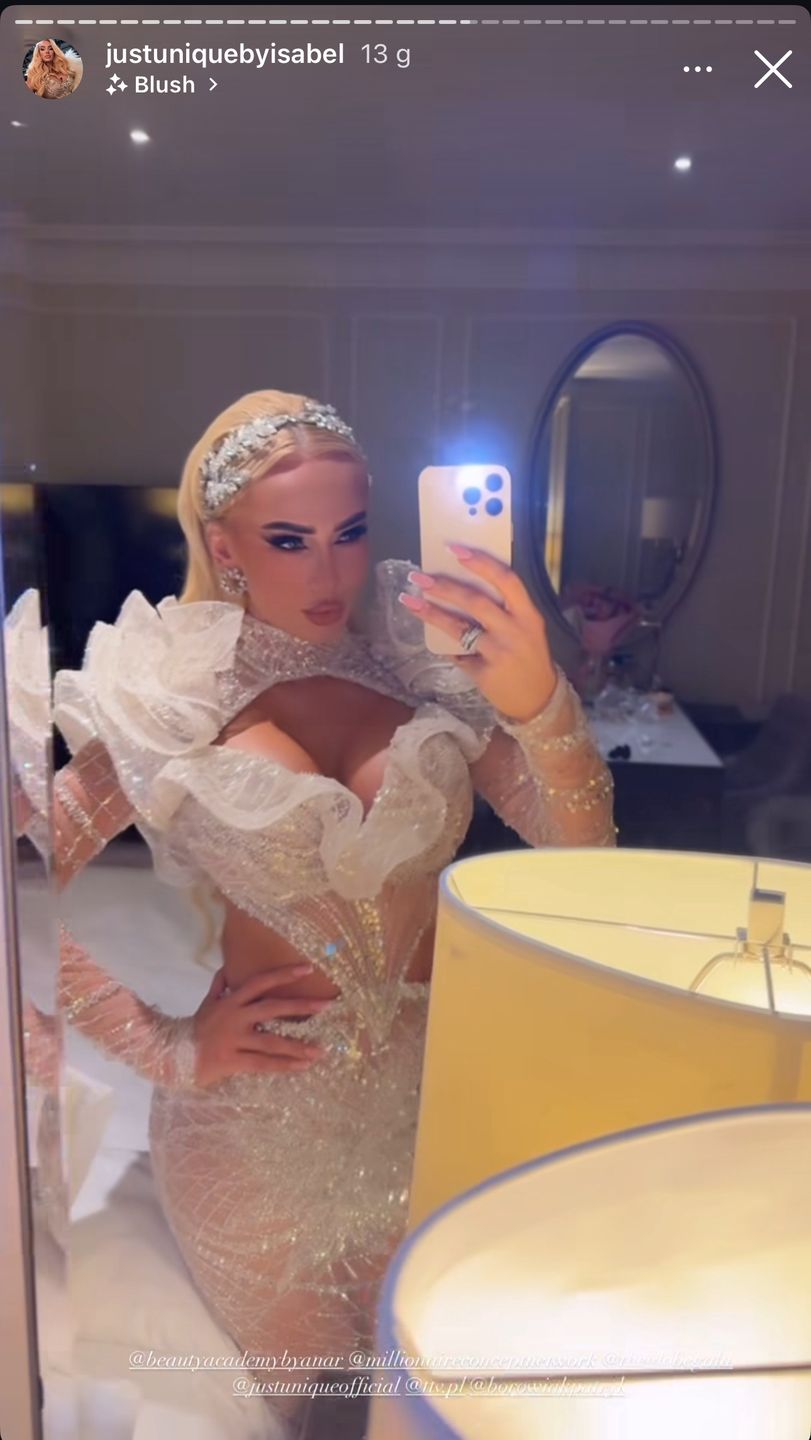 Izabela Macudzińska odbiera nagrodę