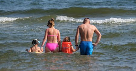 Częsty widok na plażach. "Potem płaczą i mówią o pedofilach"
