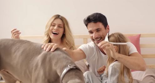 Kazar przekonuje, że kobiety i mężczyźni „Zasługują na to, co najlepsze... Zawsze!"