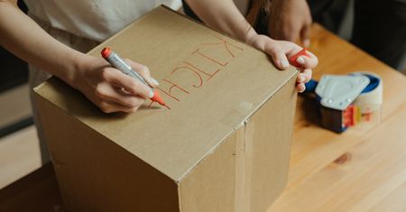 Paczki mogą nie dotrzeć na czas. Gołoledź paraliżuje pracę kurierów