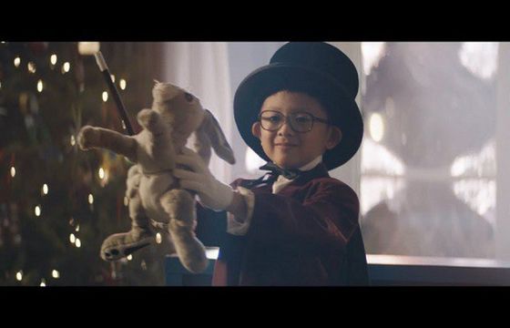 Nowe „życie” starych przedmiotów w świątecznej reklamie IKEA (wideo)