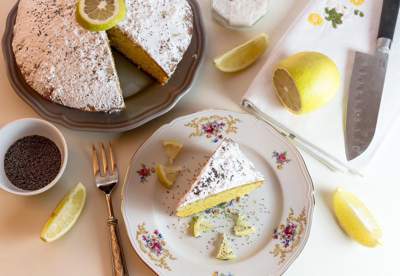 Lemon poppy seed cake