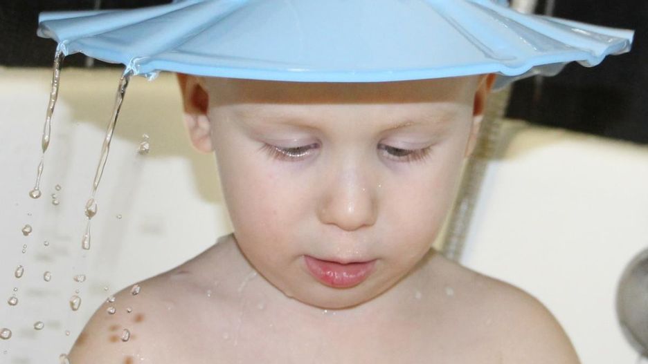 Daszek do mycia głowy. Kiedy warto go kupić?