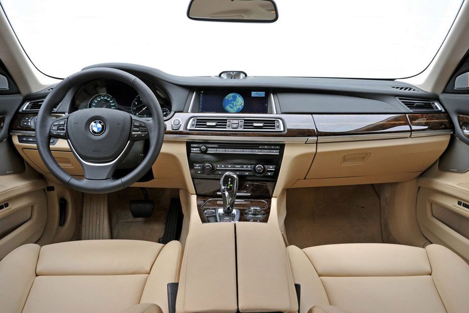 BMW serii 7 2013 (81)