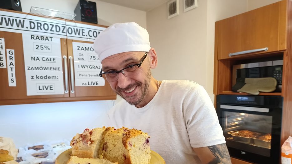 Łukasz uruchomił cukiernię i sprzedaje ciasta w sieci. To dla niego część terapii