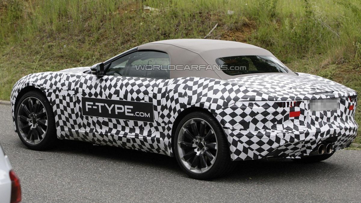 Jaguar F-Type - zdjęcie szpiegowskie (fot. Automedia via WCF)