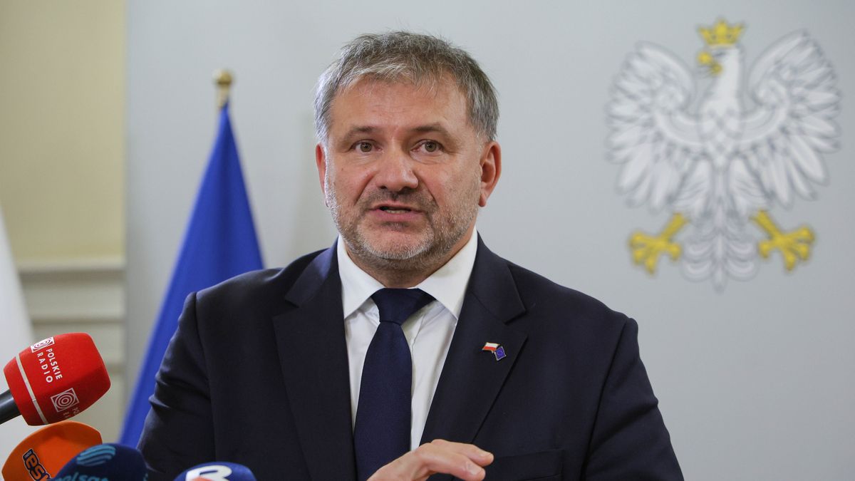 Warszawa, 12.11.2025. Minister sprawiedliwości, prokurator generalny Waldemar Żurek podczas konferencji prasowej w siedzibie resortu w Warszawie, 12 bm. Konferencję zoorganizowano w odpowiedzi na zapowiedź prezydenta RP Karola Nawrockiego, że odmawia nominacji 46 sędziów. (mr) PAP/Paweł Supernak