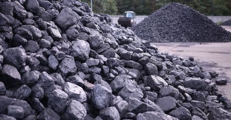 Węglowy dramat. Składy są puste, mogą być zamykane. "To powrót do PRL"