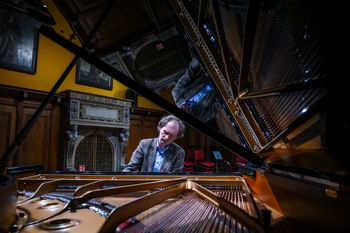 Piotr Pawlak: Świat muzyki jest dziś bardzo brutalny