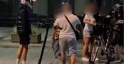 Warszawa: Bulwersujące zachowanie nastolatków. Jeden z nich wjechał w wózek z niemowlęciem