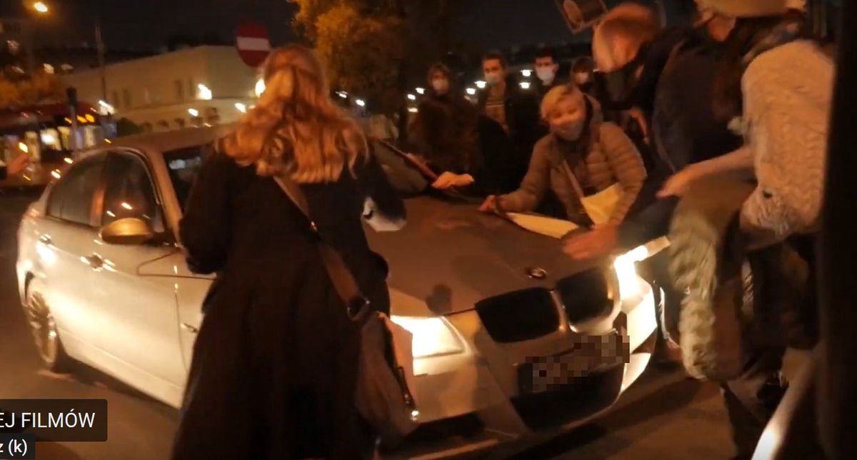 Strajk Kobiet. Potrącił protestujących. Policja szuka sprawcy