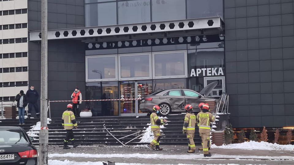 Takie kolizje nie zdarzają się zbyt często. Całe szczęście, że obyło się bez obrażeń.